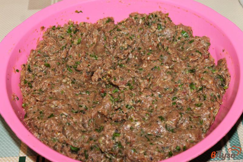 Фото приготовление рецепта: Люля - кебаб по - домашнему на мангале в лаваше шаг №4