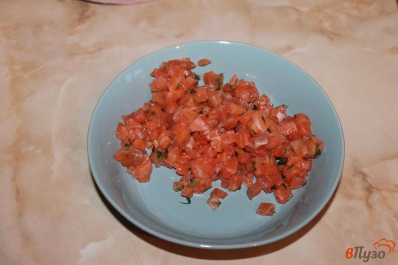 Фото приготовление рецепта: Бутерброды с красной рыбой авокадо и сыром шаг №1