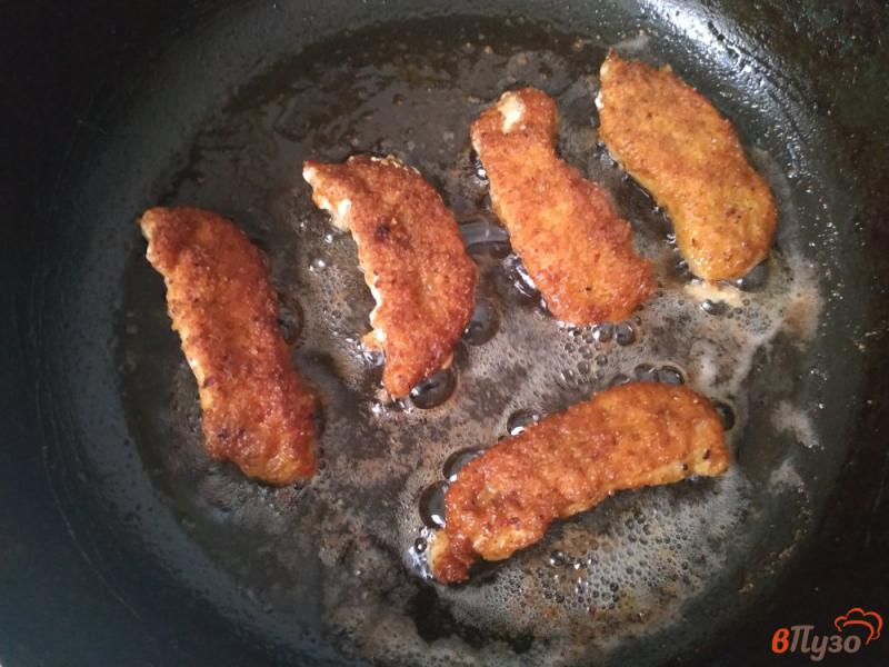 Фото приготовление рецепта: Куриные наггетсы шаг №8