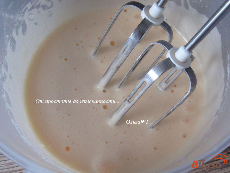 Фото приготовление рецепта: Творожно-кукурузные кексы с изюмом и апельсином шаг №2