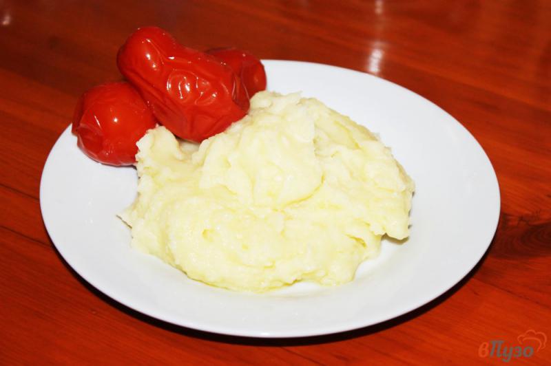 Фото приготовление рецепта: Картофельное пюре с чесноком и сливочным маслом шаг №5