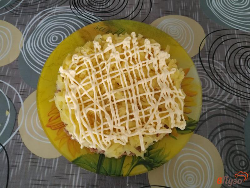 Фото приготовление рецепта: Салат мимоза с тунцом шаг №5