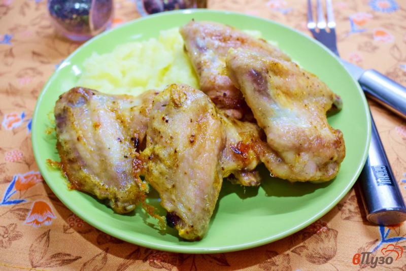 Фото приготовление рецепта: Куриные крылья в духовке шаг №6