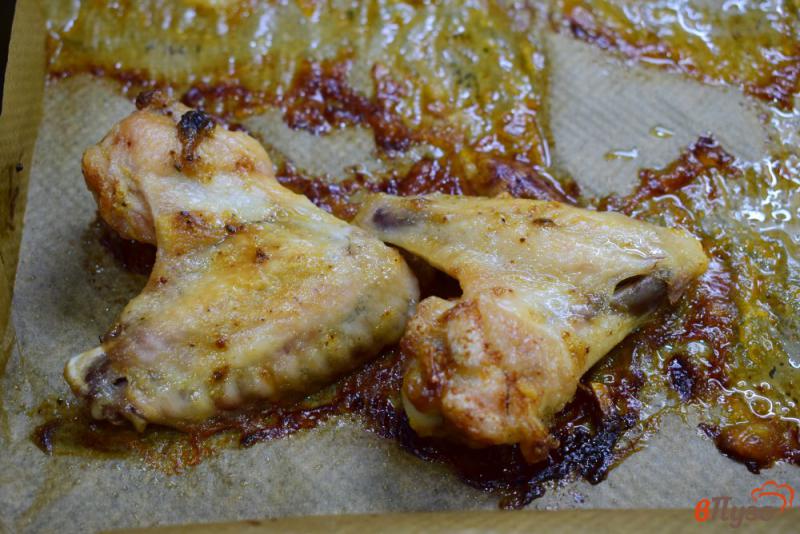 Фото приготовление рецепта: Куриные крылья в духовке шаг №5