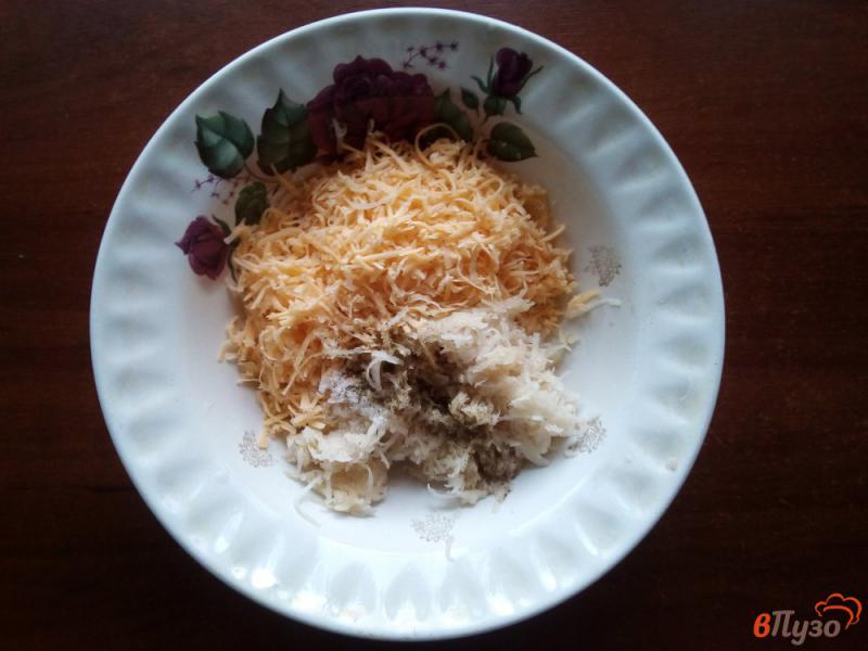 Фото приготовление рецепта: Овощная запеканка с курицей и сырно-картофельной корочкой шаг №9