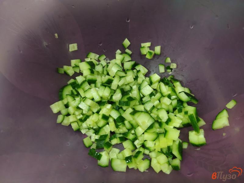 Фото приготовление рецепта: Салат из пекинской капусты и копченого окорочка шаг №1