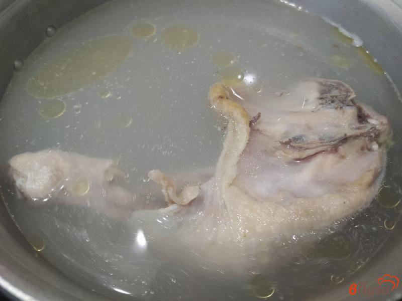 Фото приготовление рецепта: Щи на курином бульоне с пекинской капустой шаг №1