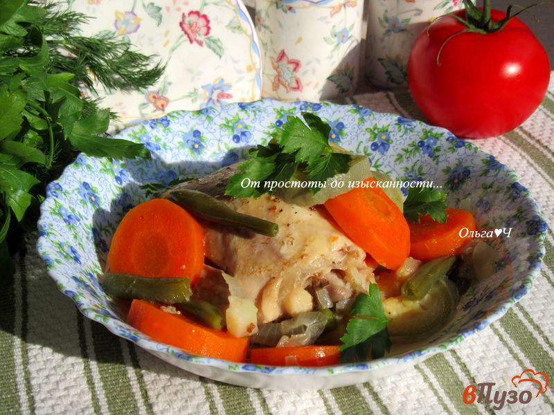 Фото приготовление рецепта: Курица с морковью стручковой фасолью и кабачком шаг №5
