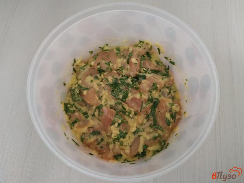 Фото приготовление рецепта: Куриное филе в кляре с зеленью шаг №8