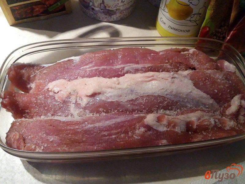 Фото приготовление рецепта: Вяленое мясо из свиной вырезки шаг №2