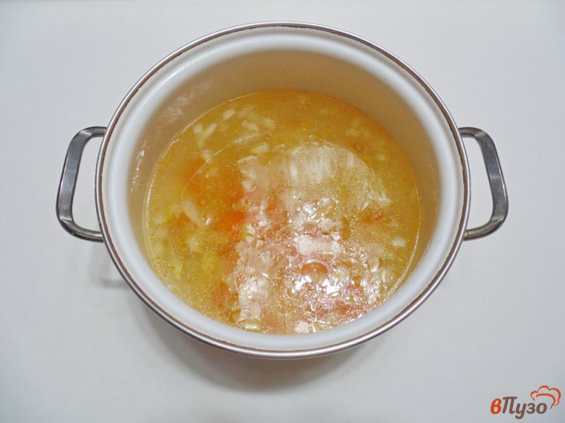 Фото приготовление рецепта: Овощной суп с брюссельской капустой шаг №2
