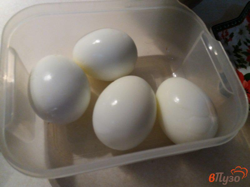 Фото приготовление рецепта: Фаршированные яйца белыми грибами шаг №2