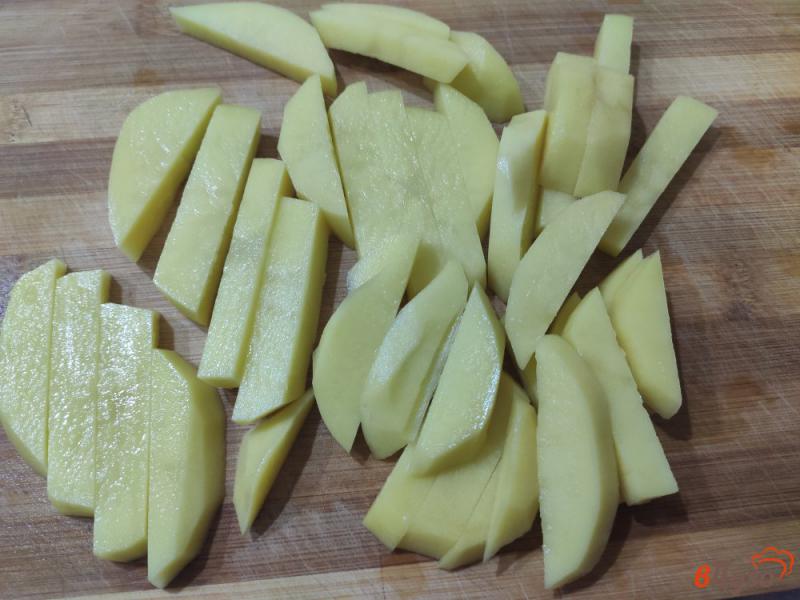 Фото приготовление рецепта: Картофель фри в духовке шаг №1