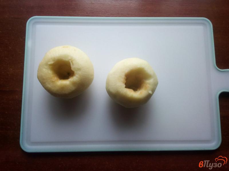 Фото приготовление рецепта: Яблоки запечённые с варёной сгущёнкой шаг №6