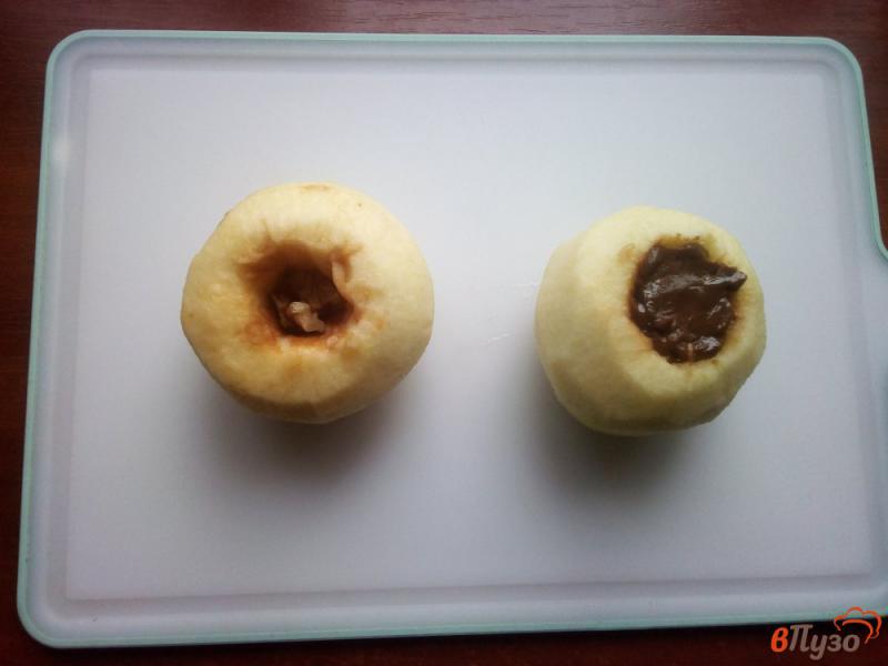 Фото приготовление рецепта: Яблоки запечённые с варёной сгущёнкой шаг №7