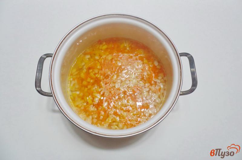 Фото приготовление рецепта: Фасолевый суп с томатом шаг №3