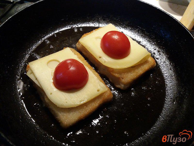 Фото приготовление рецепта: Филе трески в кунжутной панировке с сыром шаг №6