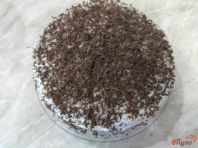 Фото приготовление рецепта: Шоколадный торт с вишней и творожным кремом шаг №12