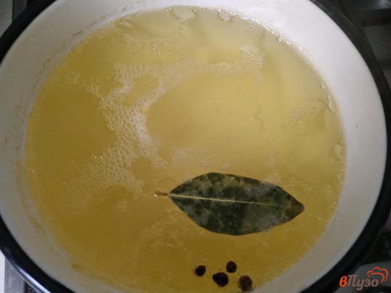 Фото приготовление рецепта: Маринованная капуста с яблоками и медом шаг №6