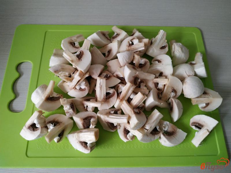 Фото приготовление рецепта: Картофель запечённый с грибами в рукаве шаг №3