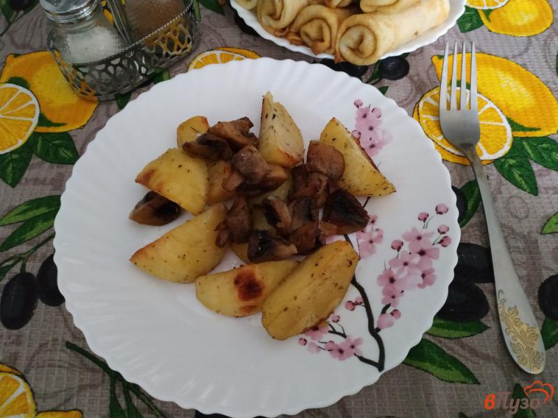 Фото приготовление рецепта: Картофель запечённый с грибами в рукаве шаг №7