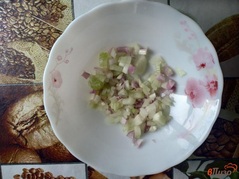 Фото приготовление рецепта: Хек в томатном соусе шаг №1