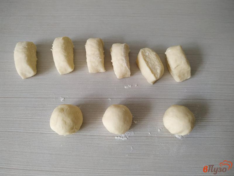 Фото приготовление рецепта: Творожные пончики с начинкой шаг №7