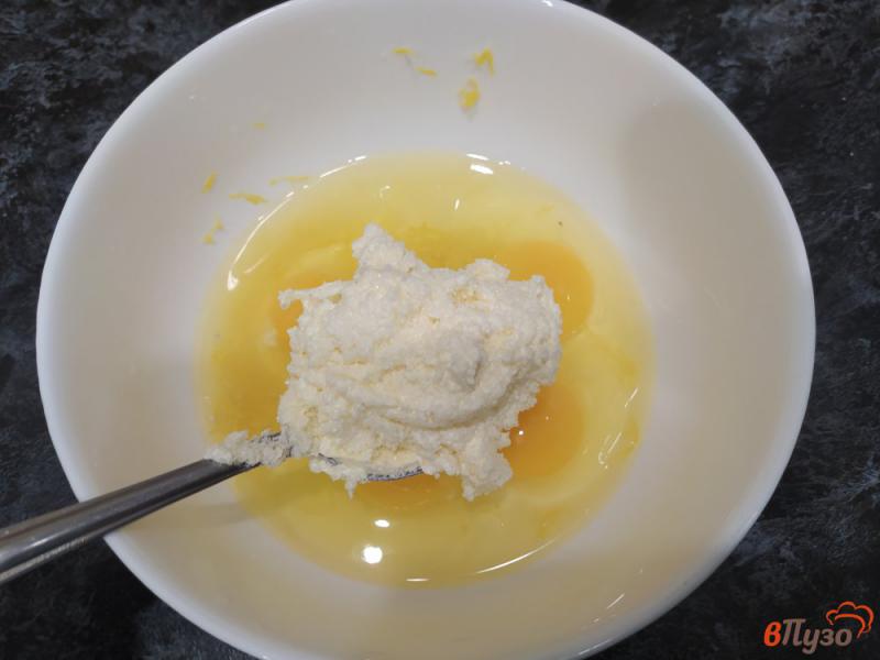 Фото приготовление рецепта: Лимонный пирог в мультиварке шаг №2