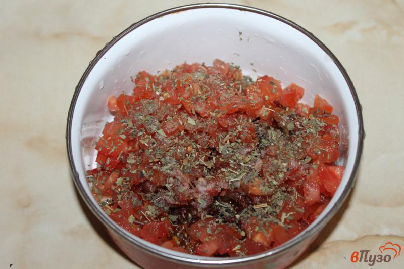 Фото приготовление рецепта: Брускетта с прошутто и вялеными томатами шаг №4