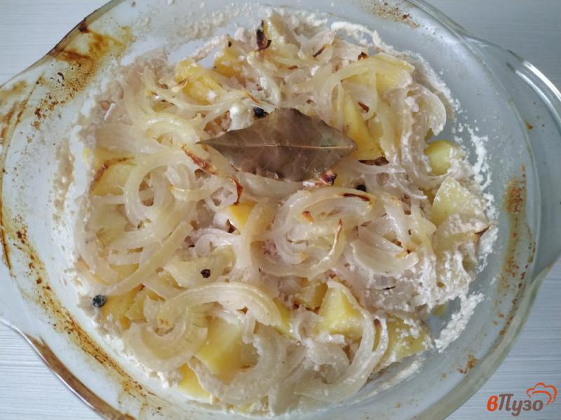 Фото приготовление рецепта: Картофель с мясом в духовке шаг №8