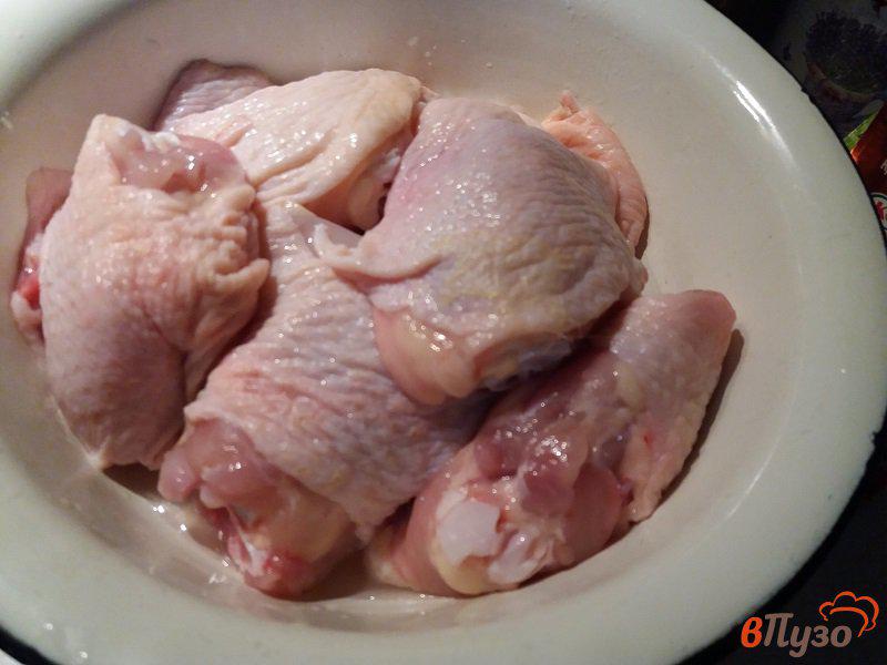 Фото приготовление рецепта: Куриные бедрышки в остро-сладком маринаде шаг №1