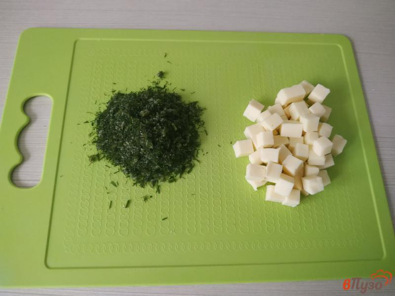 Фото приготовление рецепта: Булочки с сыром и с зеленью шаг №5