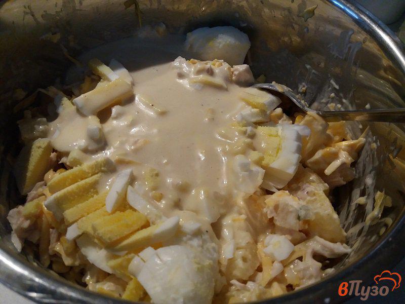 Фото приготовление рецепта: Салат из куриного филе и консервированного ананаса шаг №11