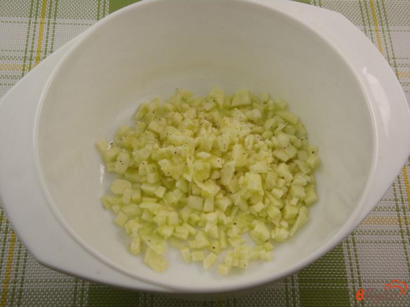 Фото приготовление рецепта: Кабачки фаршированные творожным сыром шаг №2