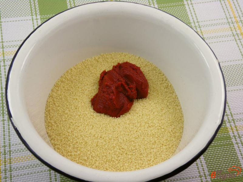 Фото приготовление рецепта: Кускус в томатно-овощном соусе с нутом шаг №1