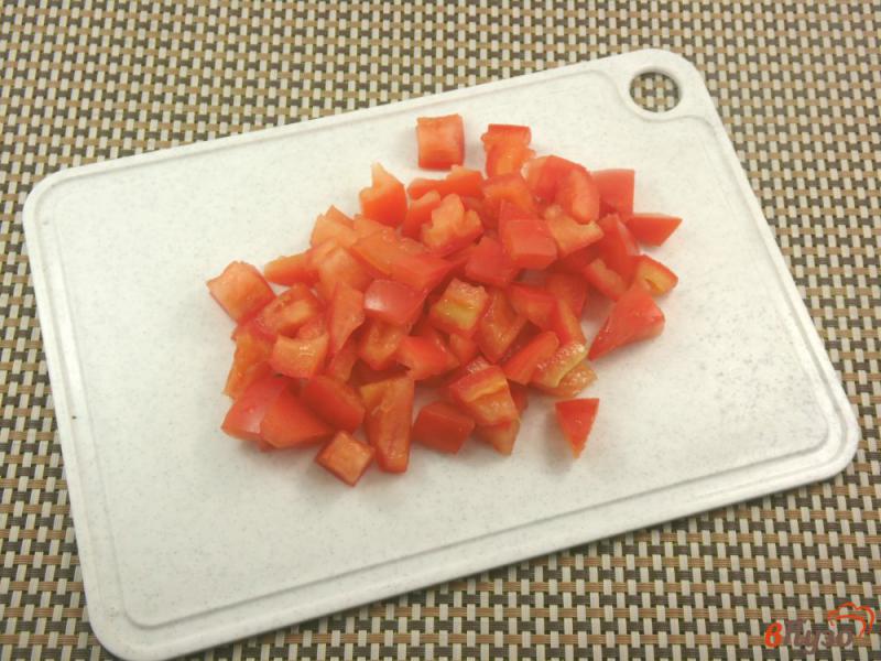 Фото приготовление рецепта: Салат с помидорами и бужениной шаг №1