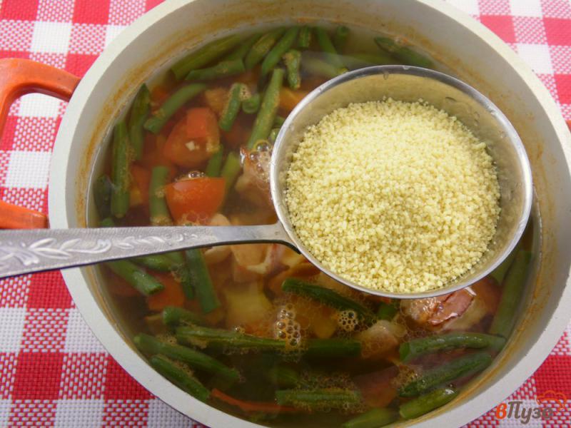 Фото приготовление рецепта: Суп овощной с кускусом и беконом шаг №6