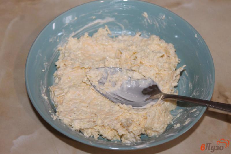Фото приготовление рецепта: Намазка из двух видов сыра с чесноком шаг №5