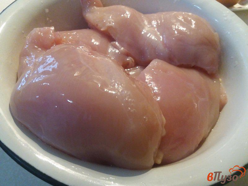 Фото приготовление рецепта: Отбивные из куриного филе в маринаде из соуса манго шаг №1