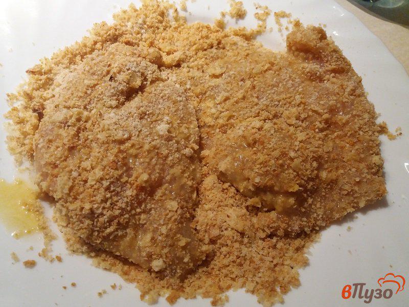 Фото приготовление рецепта: Отбивные из куриного филе в маринаде из соуса манго шаг №6