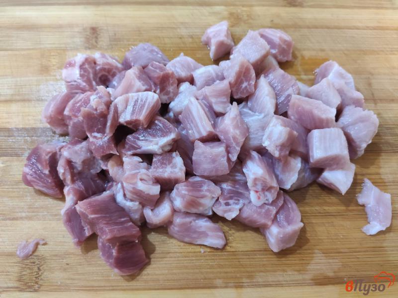 Фото приготовление рецепта: Булгур со свининой на сковороде шаг №1