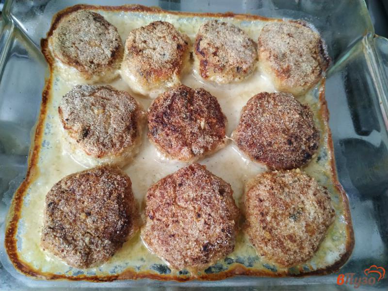 Фото приготовление рецепта: Тефтели куриные с грибами шаг №9