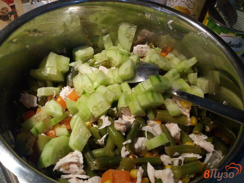 Фото приготовление рецепта: Салат из куриного филе со спаржевой фасолью шаг №6