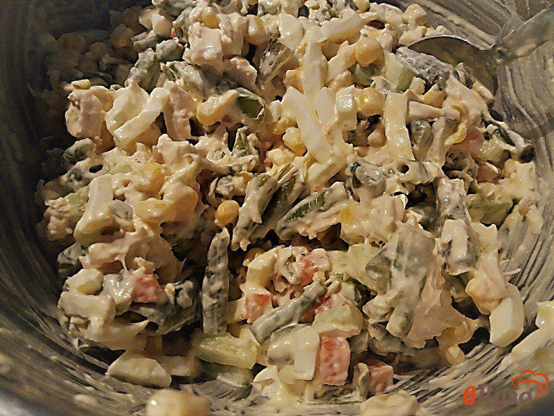 Фото приготовление рецепта: Салат из куриного филе со спаржевой фасолью шаг №9
