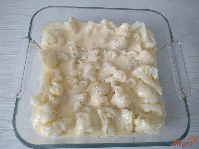 Фото приготовление рецепта: Запеканка из цветной капусты с сыром сулугуни шаг №6
