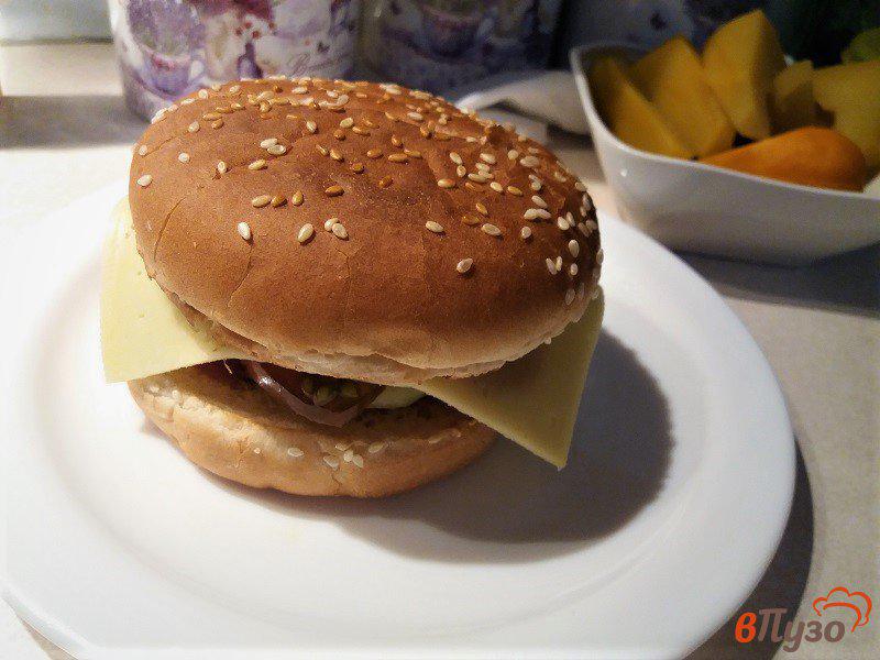 Фото приготовление рецепта: Домашний гамбургер шаг №6
