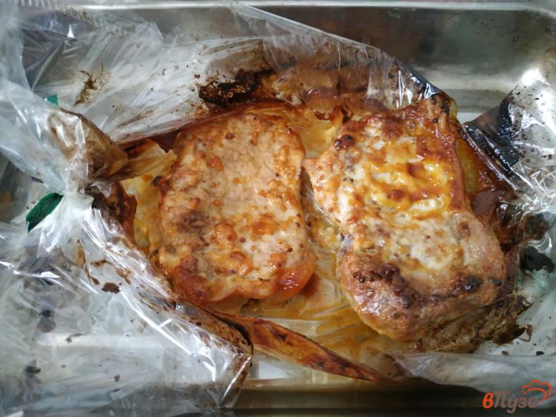 Фото приготовление рецепта: Свиной стейк запечённый в духовке шаг №5