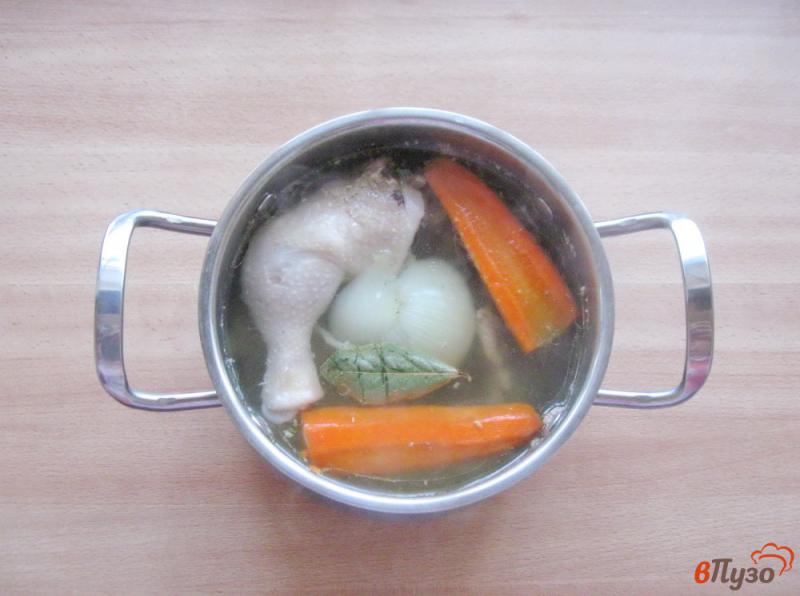 Фото приготовление рецепта: Куриный бульон домашний шаг №4