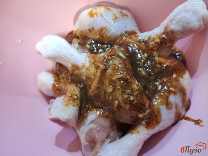 Фото приготовление рецепта: Куриные голени в медово-чесночном маринаде шаг №4