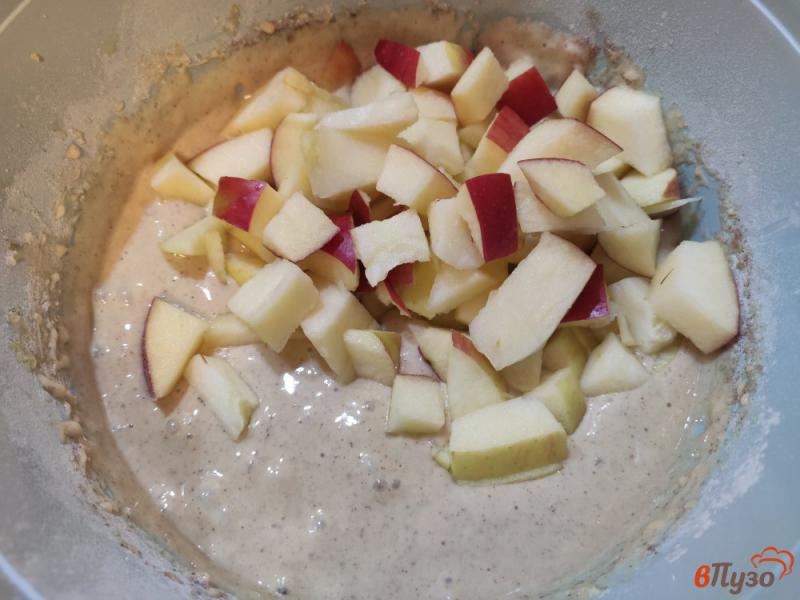 Фото приготовление рецепта: Пирог с яблоками шаг №6